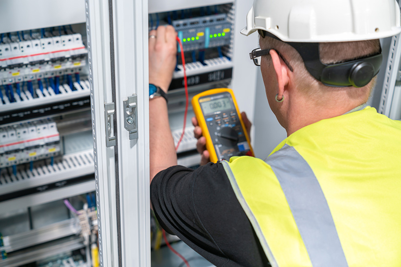 Elektroanlagen-Kontrolle bei Wiedmann Elektrotechnik in Burgthann / Großvoggenhof